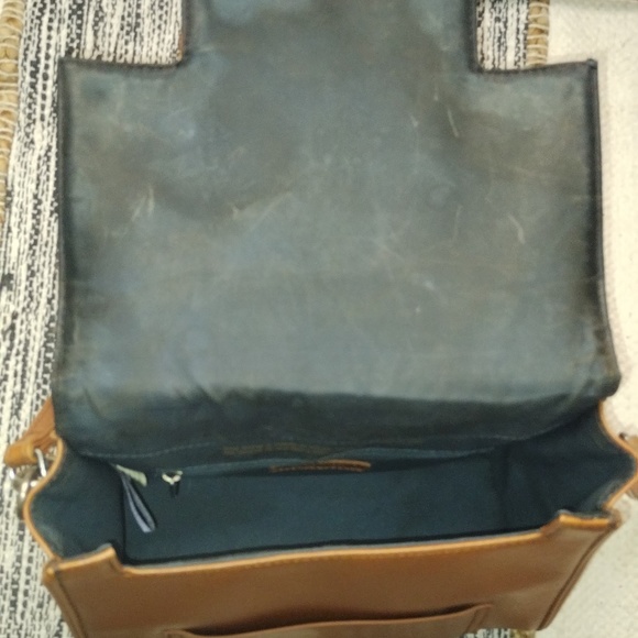 Matt and Nat crossbody vegan Leather. - Picture 6 of 11